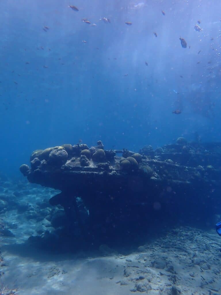 Boat wreck at Tugboat Beach Curaçao