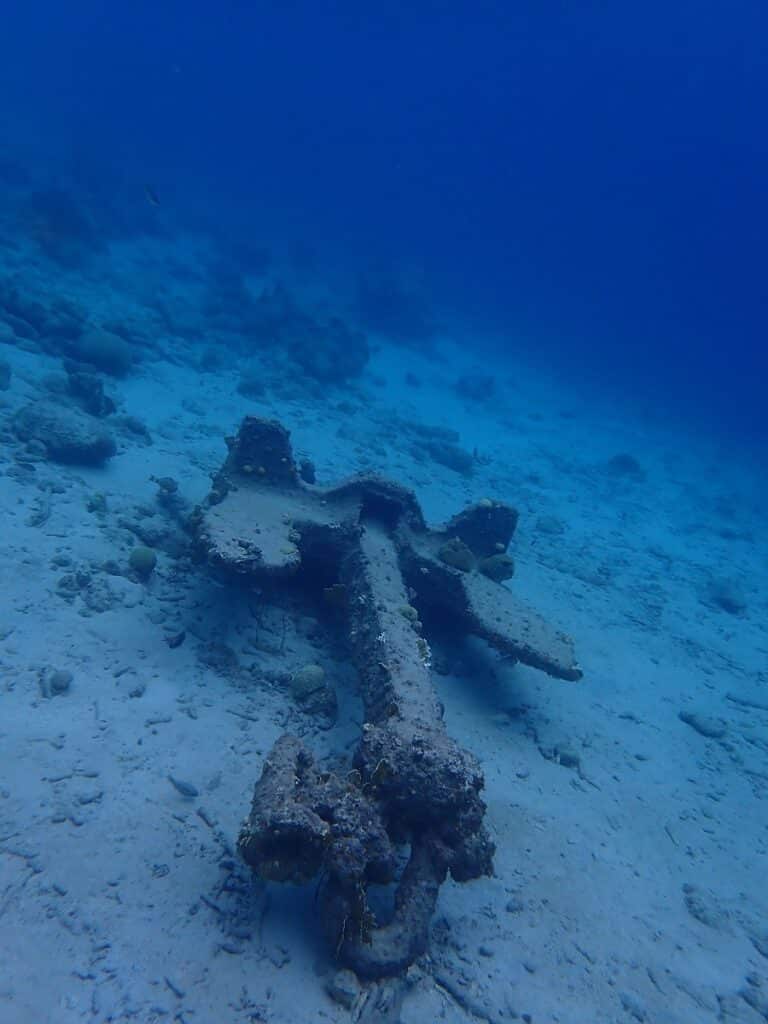 Submerged boat anchor